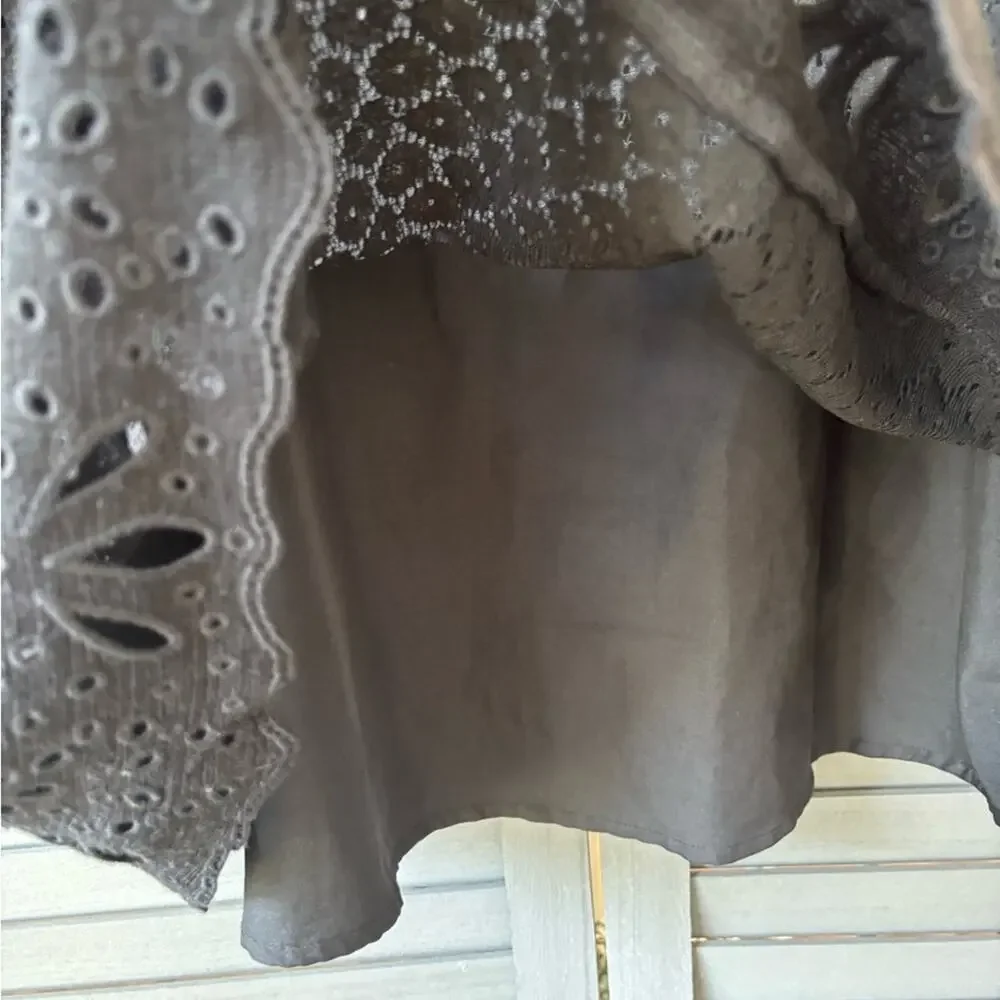 LOFT Black Lace Eyelet A-line Skirt with Eyelet Ruffle Hem. Side zipper. Size 6